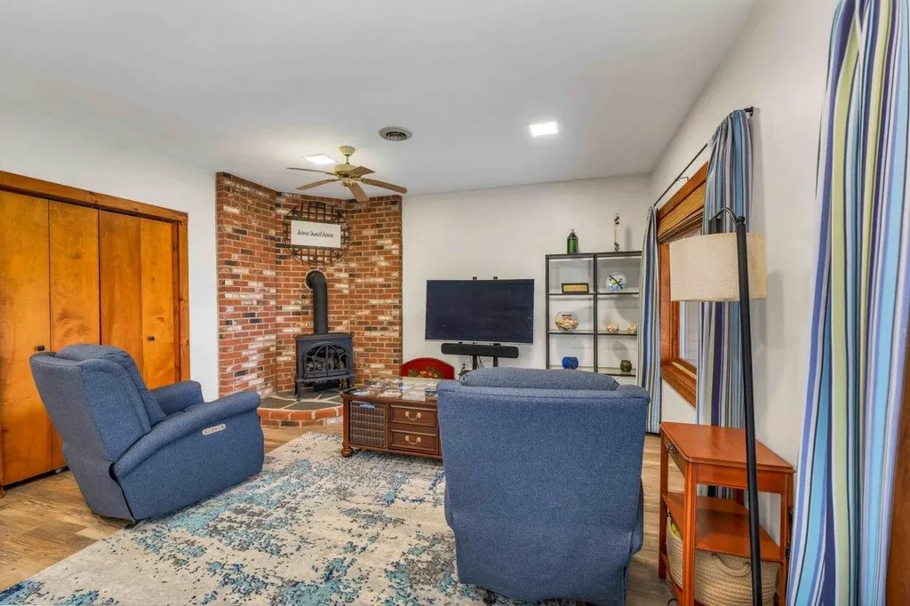 1 Barbers Pole Road Tuftonboro NH 03853