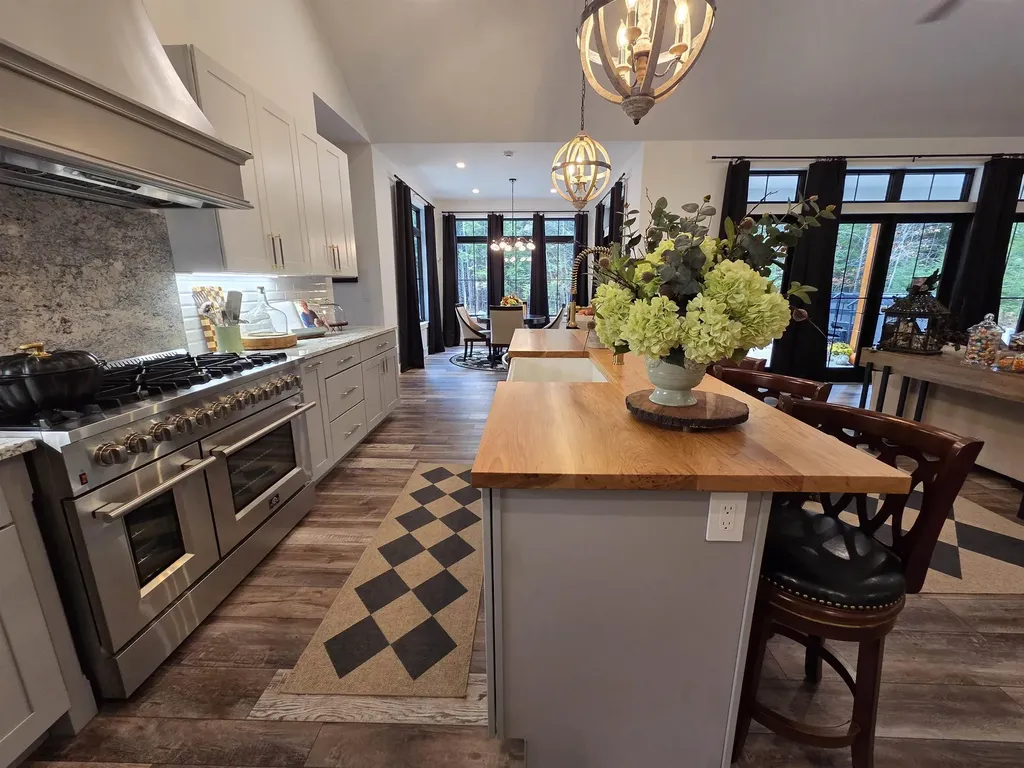 123 Oxbow Lane Conway NH 03818