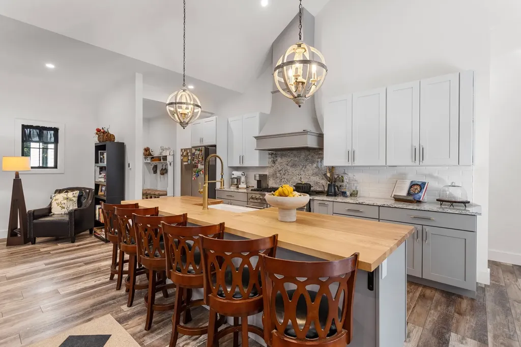 123 Oxbow Lane Conway NH 03818