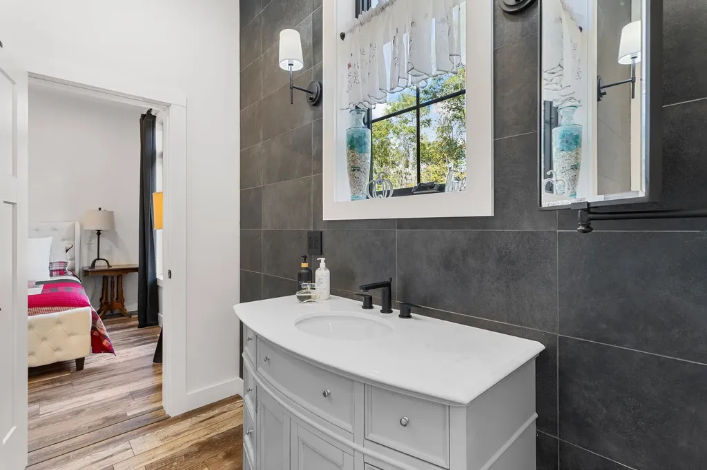 123 Oxbow Lane Conway NH 03818