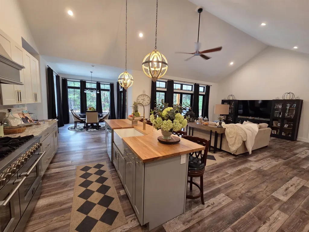 123 Oxbow Lane Conway NH 03818