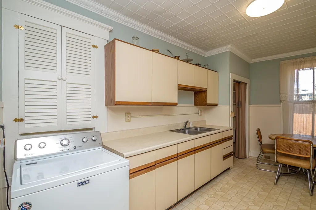 19 Elm Street Whitefield NH 03598