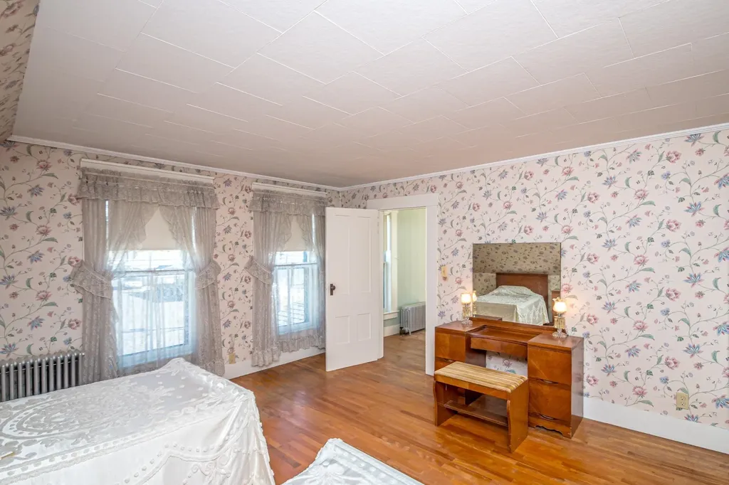 19 Elm Street Whitefield NH 03598