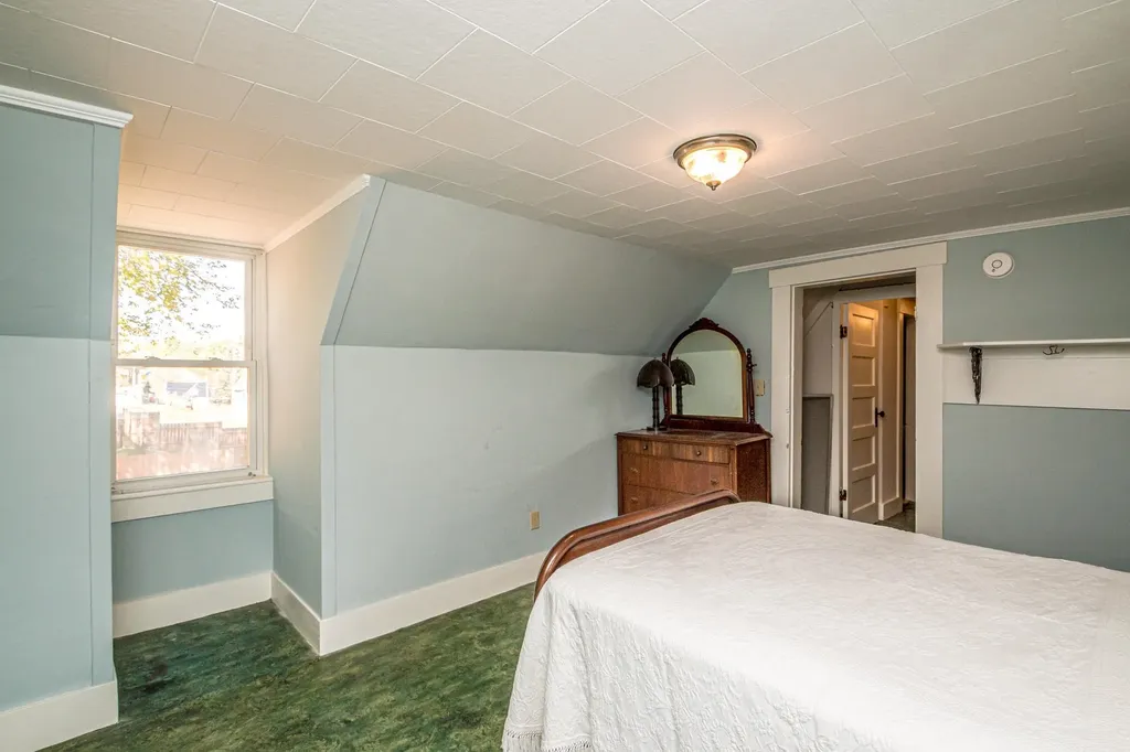 19 Elm Street Whitefield NH 03598