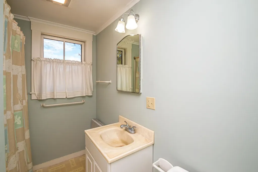 19 Elm Street Whitefield NH 03598