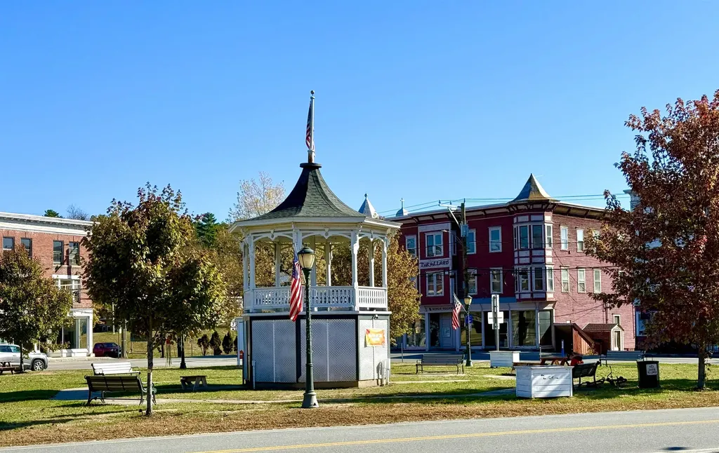 19 Elm Street Whitefield NH 03598