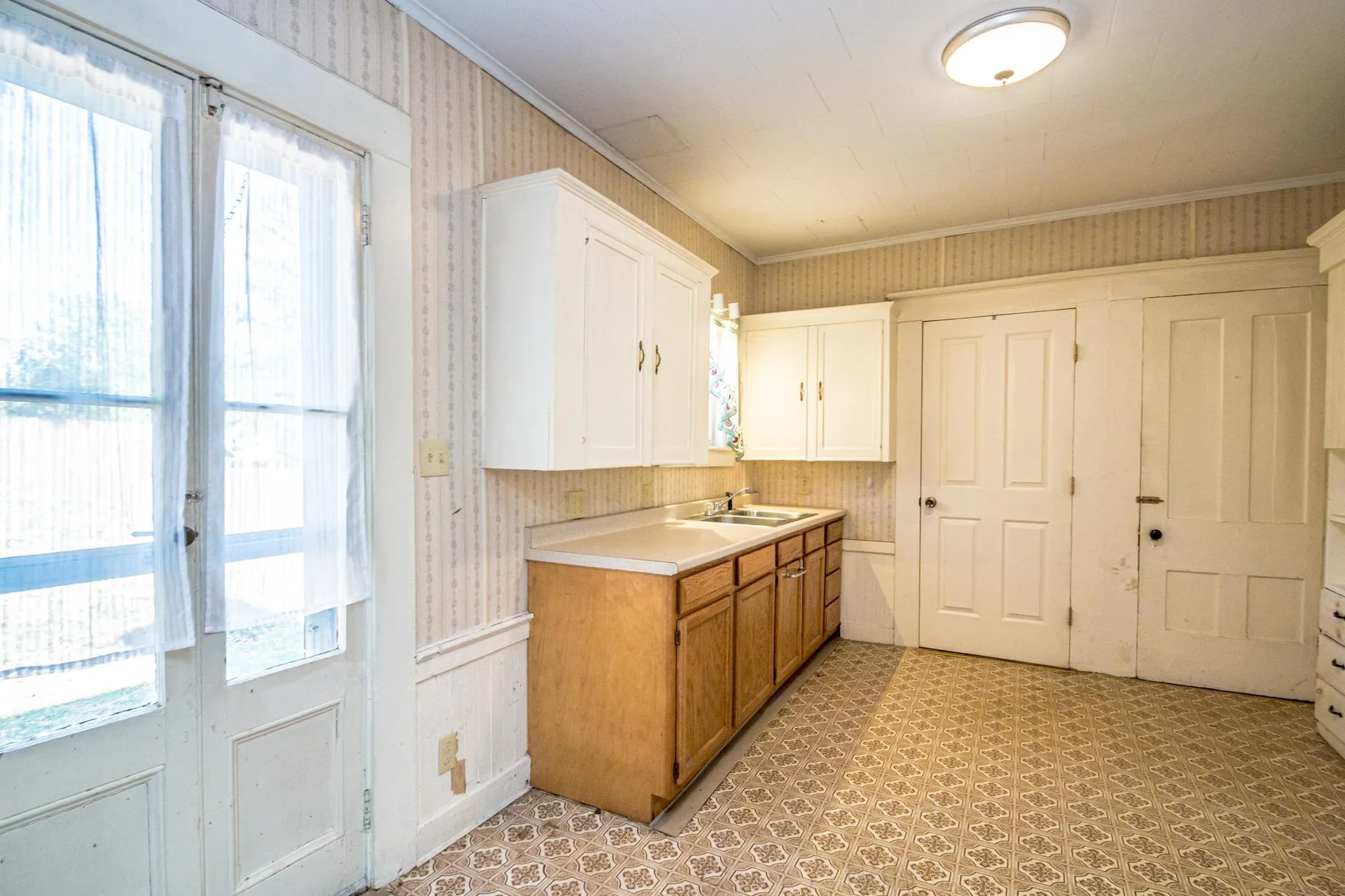 19 Elm Street Whitefield NH 03598