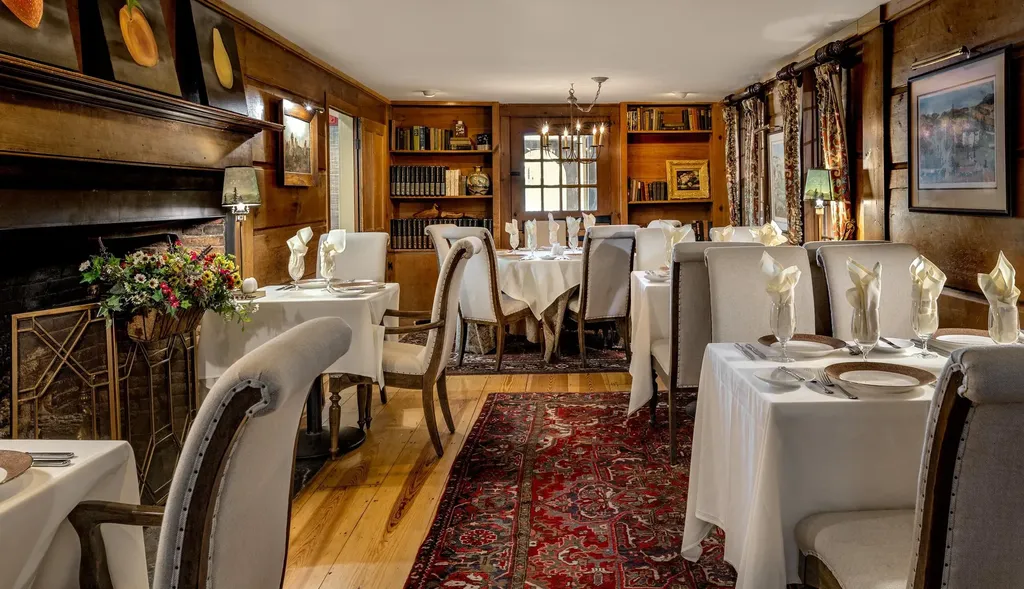 15 Grand Avenue Bedford NH 03110