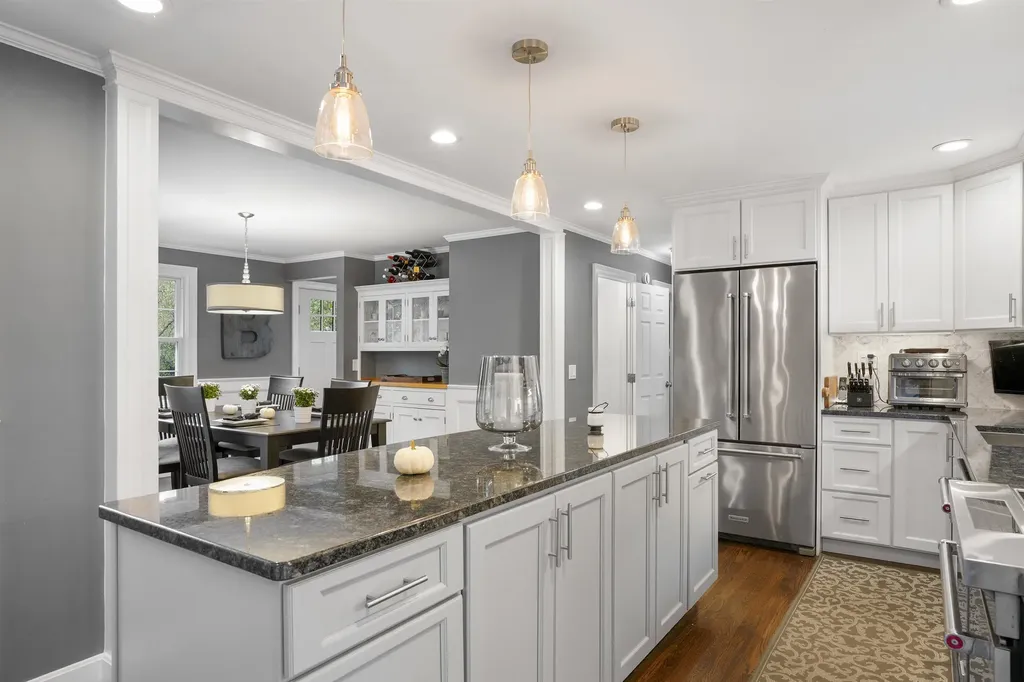 17 Winter Circle Litchfield NH 03052