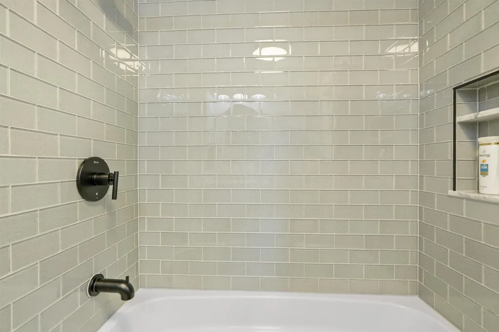 17 Winter Circle Litchfield NH 03052