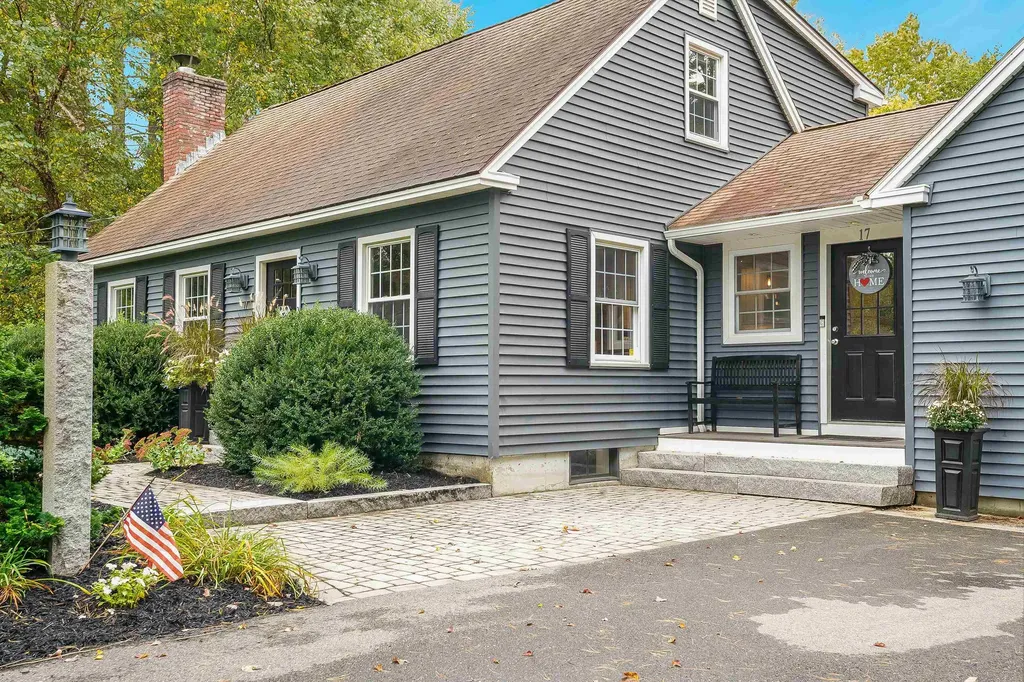 17 Winter Circle Litchfield NH 03052