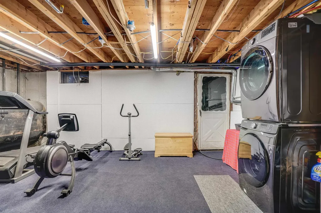 17 Winter Circle Litchfield NH 03052