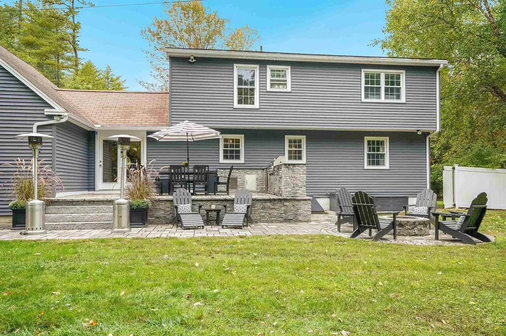 17 Winter Circle Litchfield NH 03052