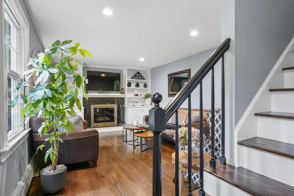 17 Winter Circle Litchfield NH 03052