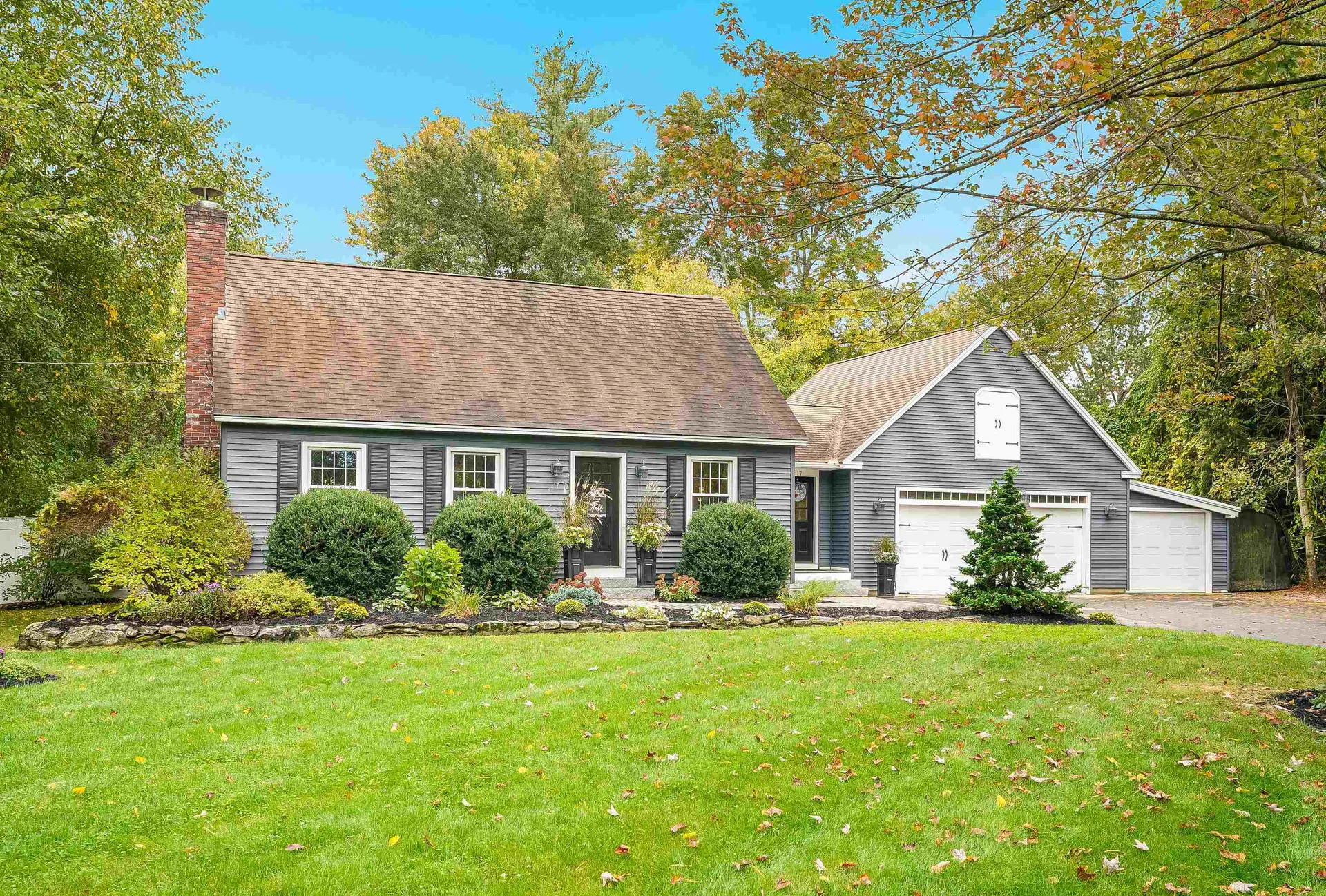 17 Winter Circle Litchfield NH 03052