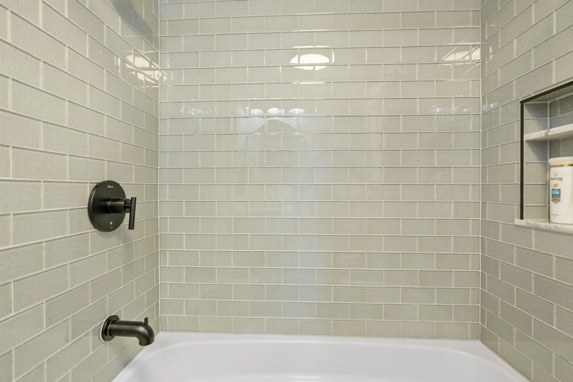 17 Winter Circle Litchfield NH 03052