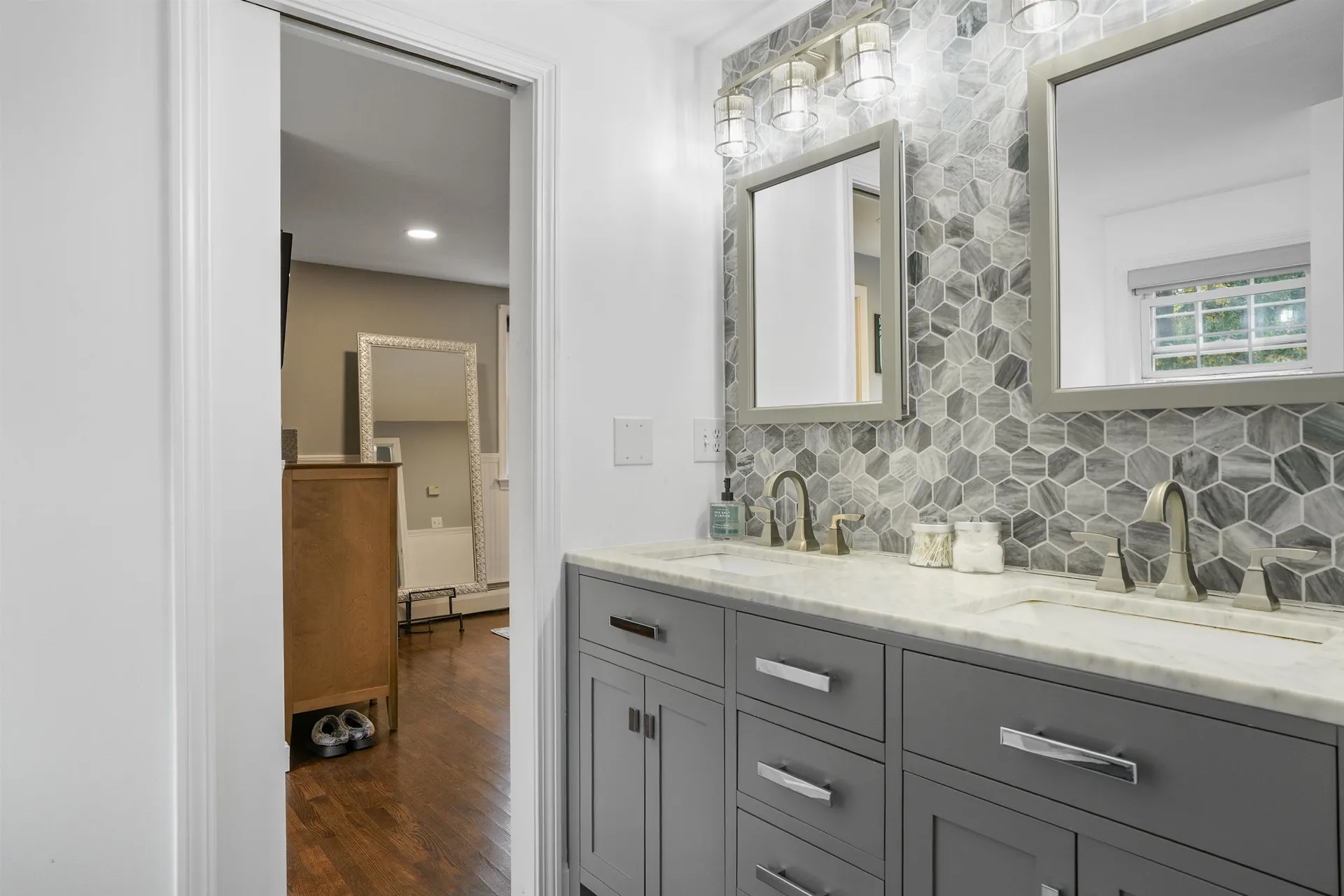 17 Winter Circle Litchfield NH 03052