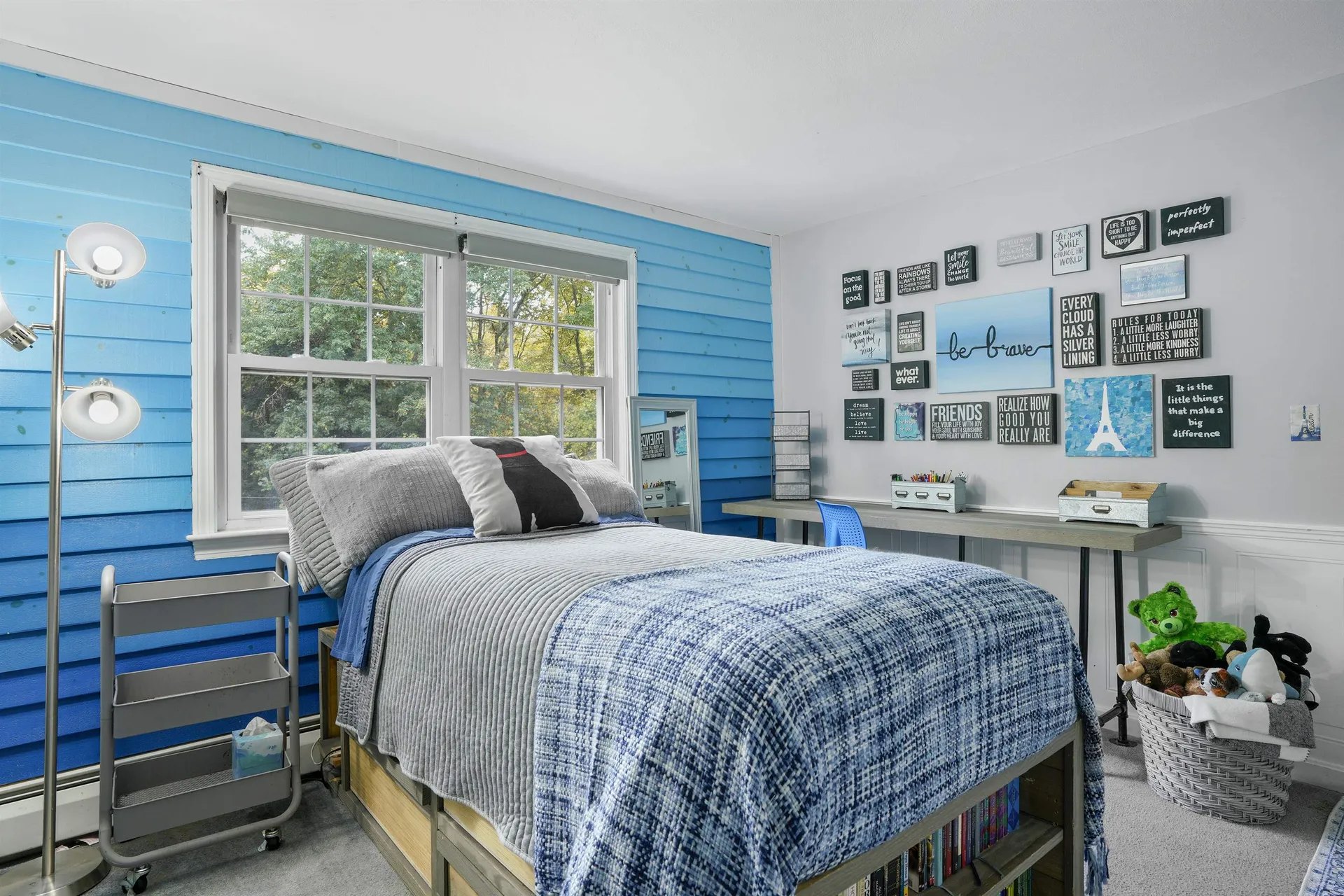 17 Winter Circle Litchfield NH 03052