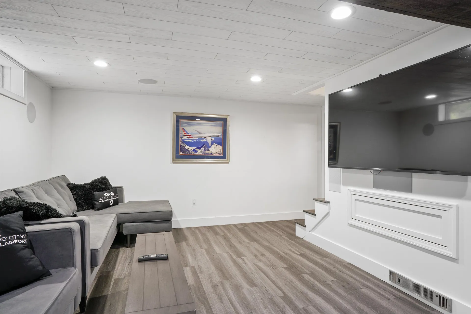 17 Winter Circle Litchfield NH 03052