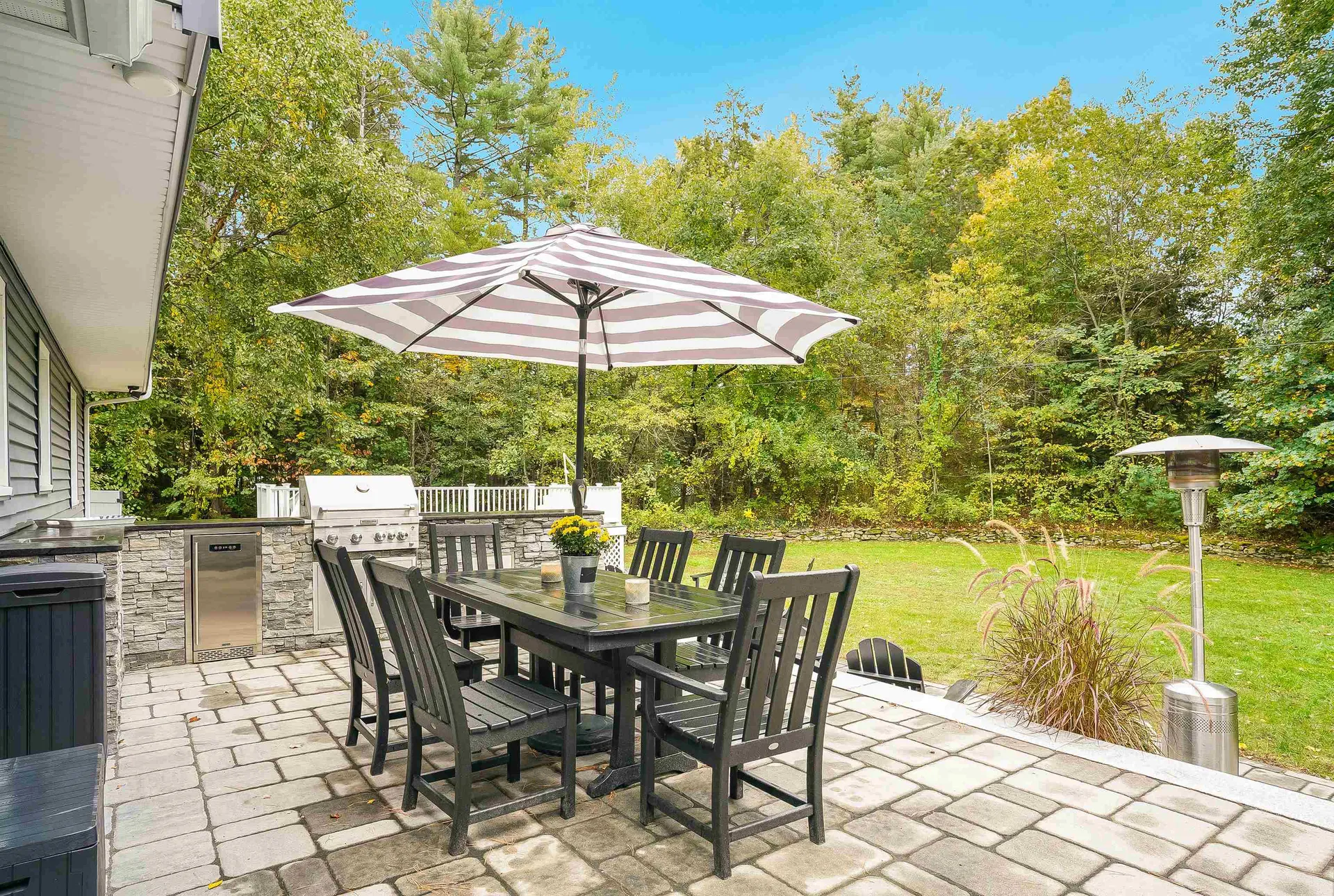 17 Winter Circle Litchfield NH 03052