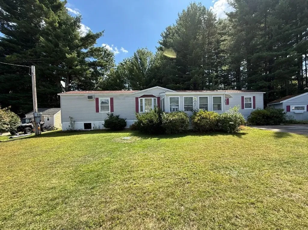 20 Martha Street Nashua NH 03062