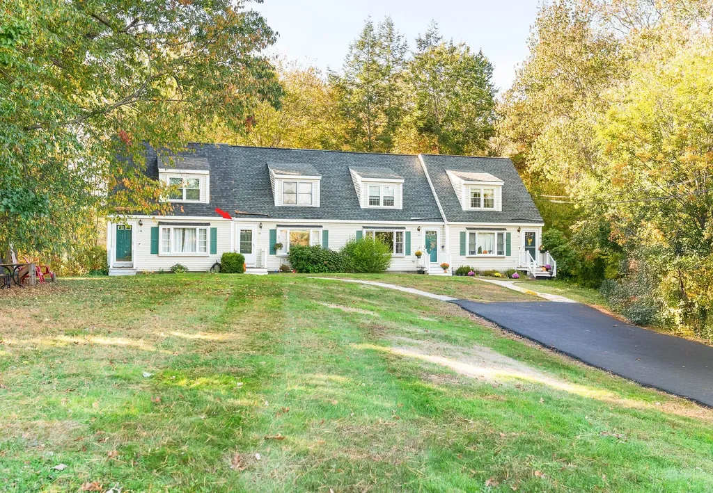 14 Folly Brook Terrace Kingston NH 03848