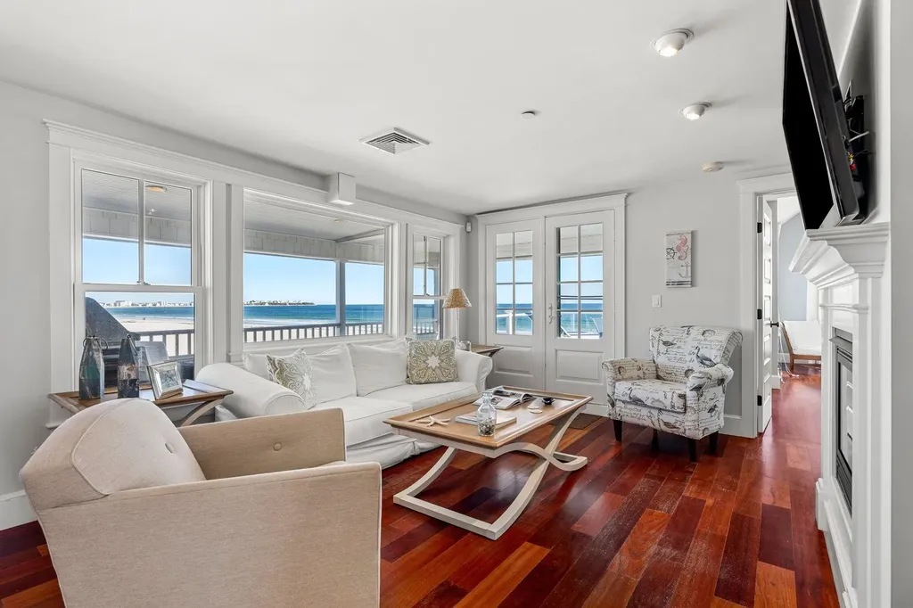 10 Haverhill Avenue Hampton NH 03842