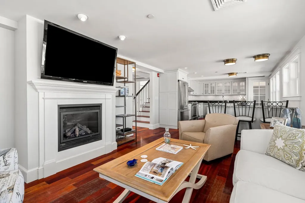 10 Haverhill Avenue Hampton NH 03842