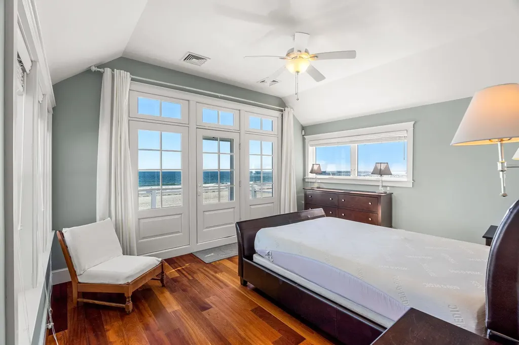 10 Haverhill Avenue Hampton NH 03842