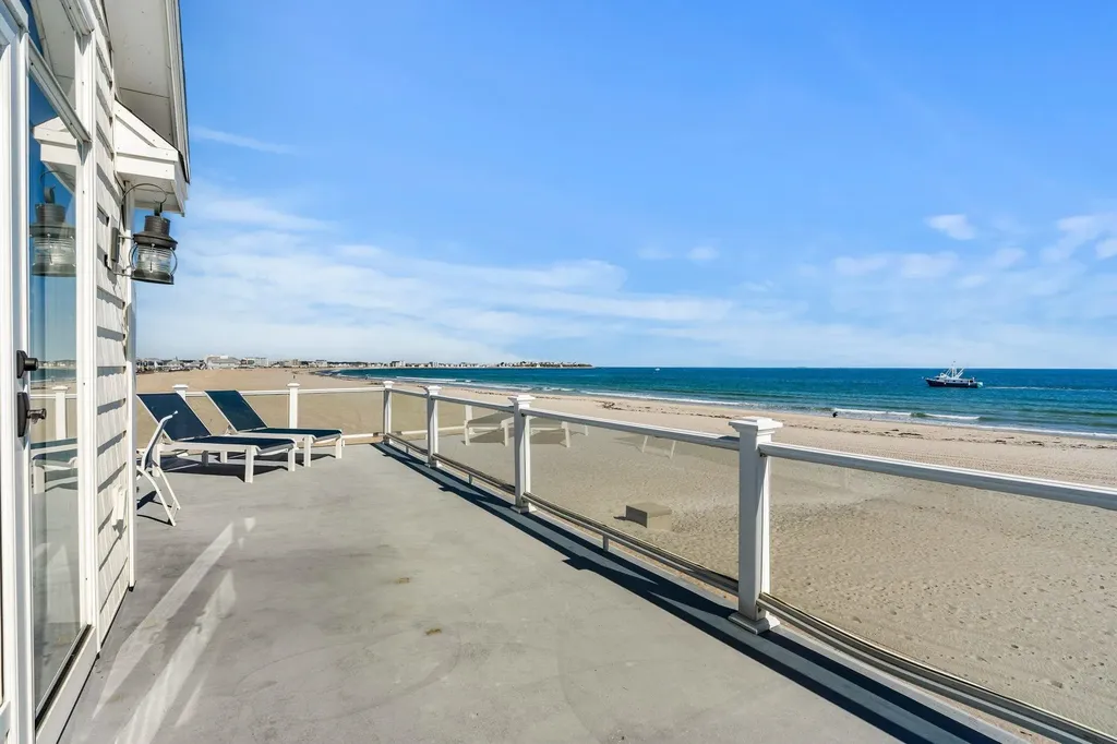 10 Haverhill Avenue Hampton NH 03842