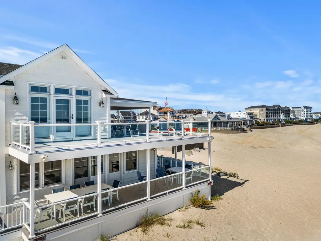 10 Haverhill Avenue Hampton NH 03842