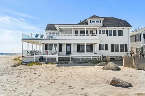 10 Haverhill Avenue Hampton NH 03842