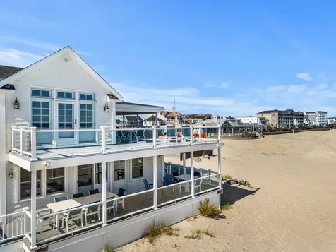 10 Haverhill Avenue Hampton NH 03842