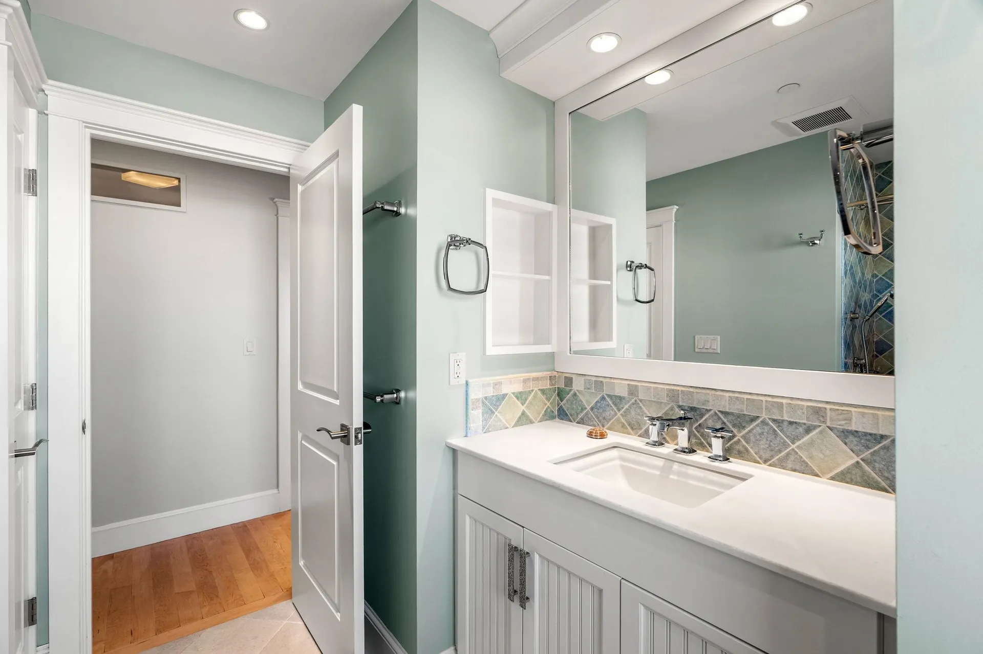 10 Haverhill Avenue Hampton NH 03842