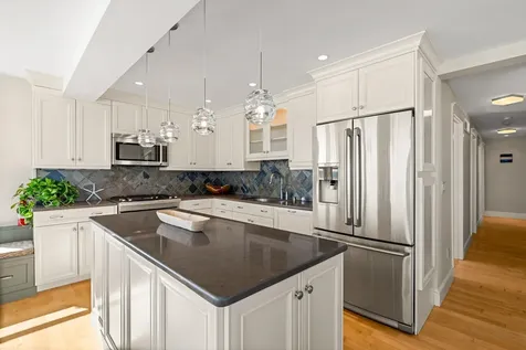 10 Haverhill Avenue Hampton NH 03842