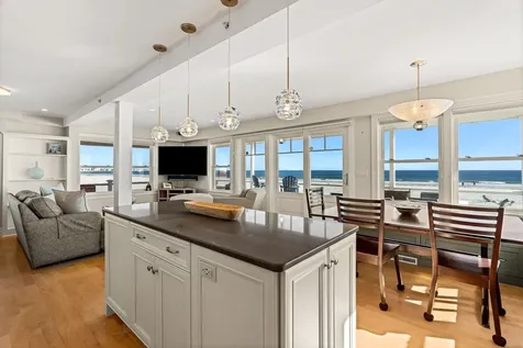 10 Haverhill Avenue Hampton NH 03842