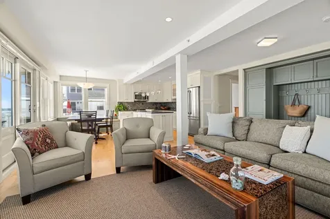 10 Haverhill Avenue Hampton NH 03842