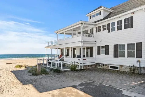 10 Haverhill Avenue Hampton NH 03842