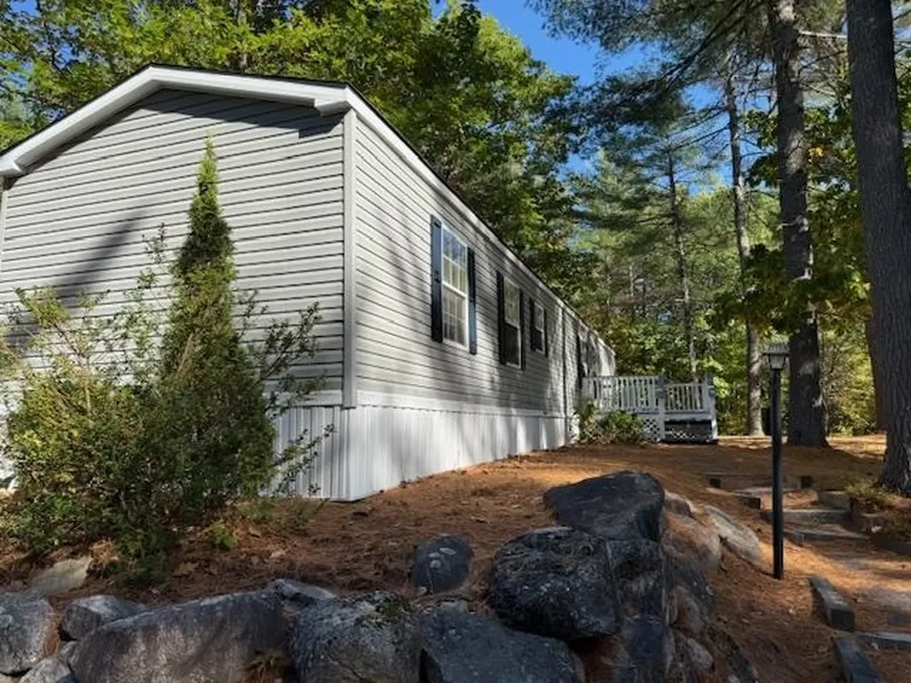 14 Goldfinch Lane Conway NH 03813