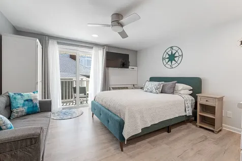 6 Ashworth Avenue Hampton NH 03842