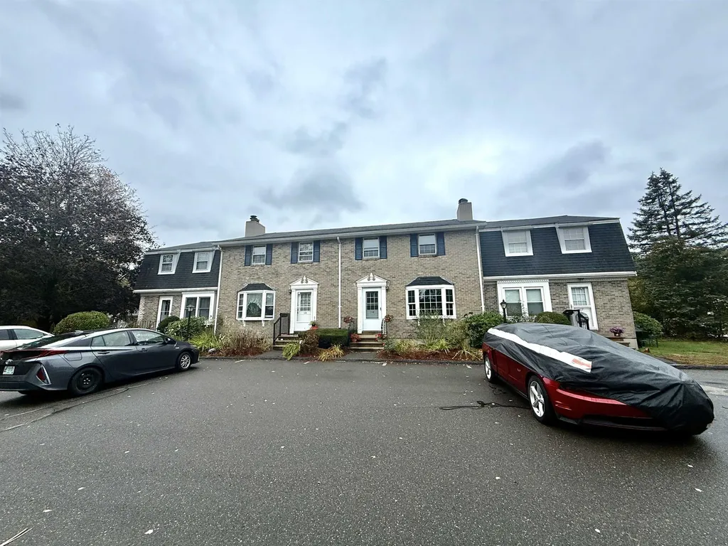 118 Fieldstone Drive Londonderry NH 03053