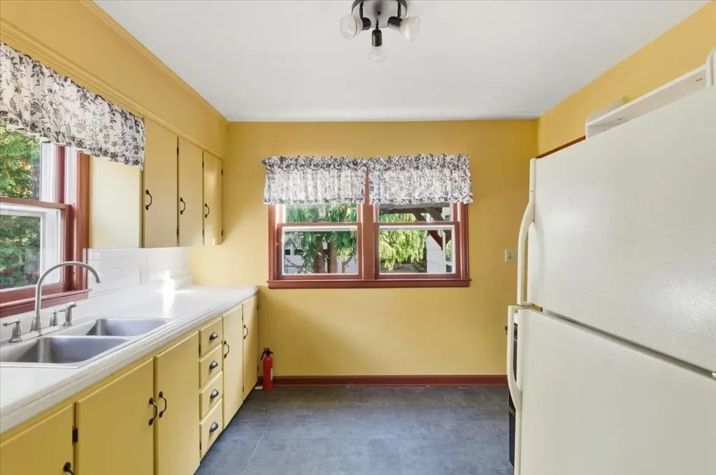 36 Peterson Terrace South Burlington VT 05403