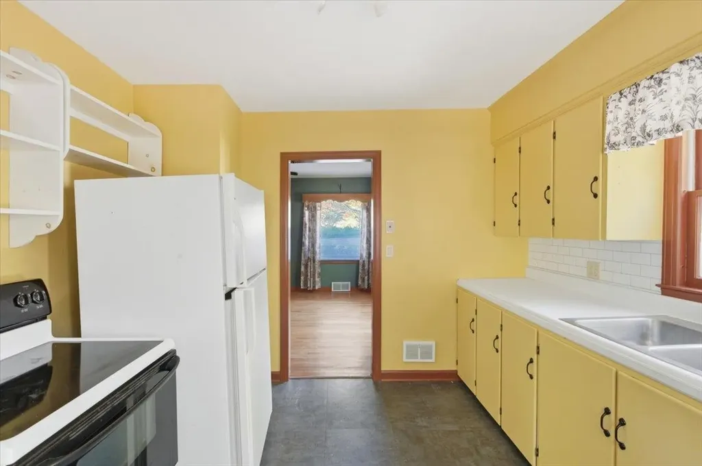 36 Peterson Terrace South Burlington VT 05403