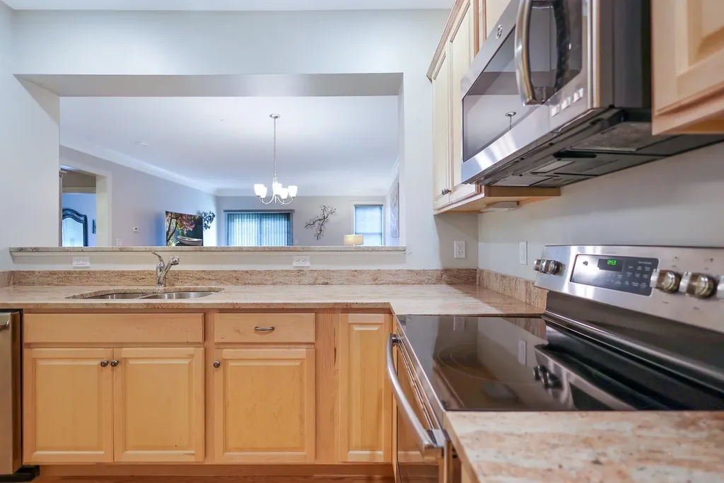 12 Braemoor Woods Road Salem NH 03079