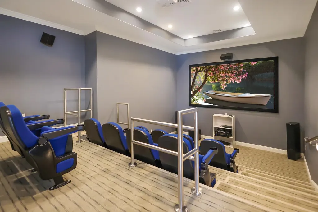 12 Braemoor Woods Road Salem NH 03079