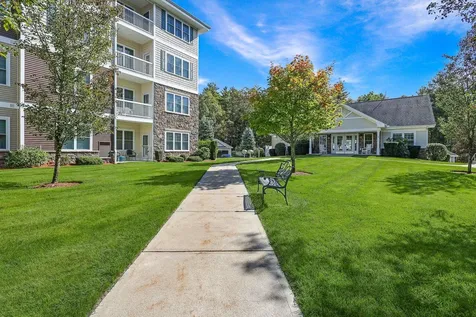 12 Braemoor Woods Road Salem NH 03079