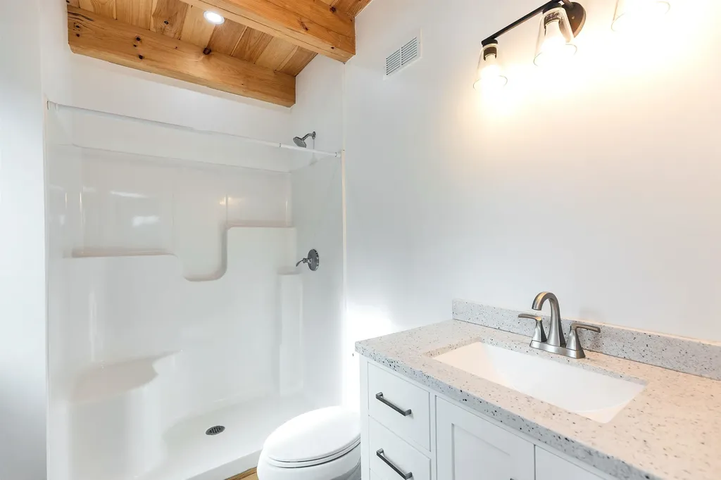 25 Halcyon Place Greenfield NH 03047