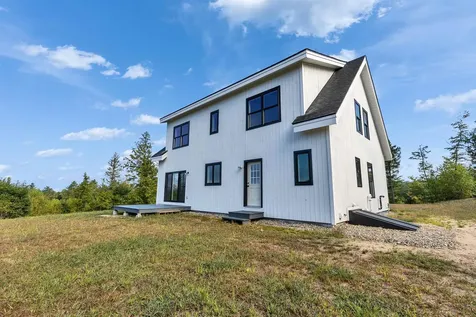 25 Halcyon Place Greenfield NH 03047