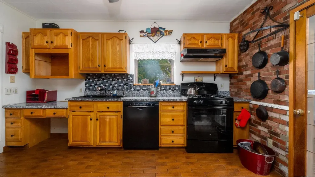 36 Eastman Street Nashua NH 03060