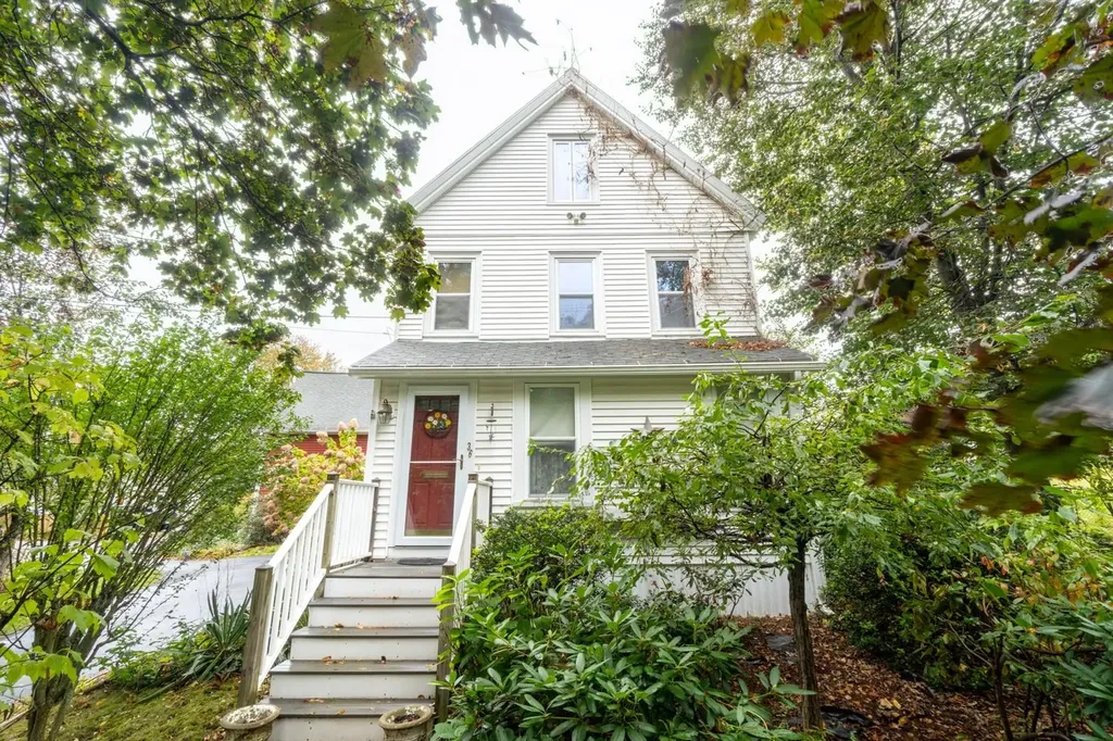 36 Eastman Street Nashua NH 03060